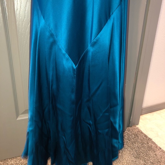 Floor length formal dress - Picture 6 of 7